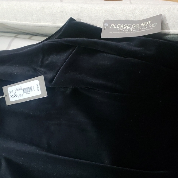 Dress - Picture 5 of 5